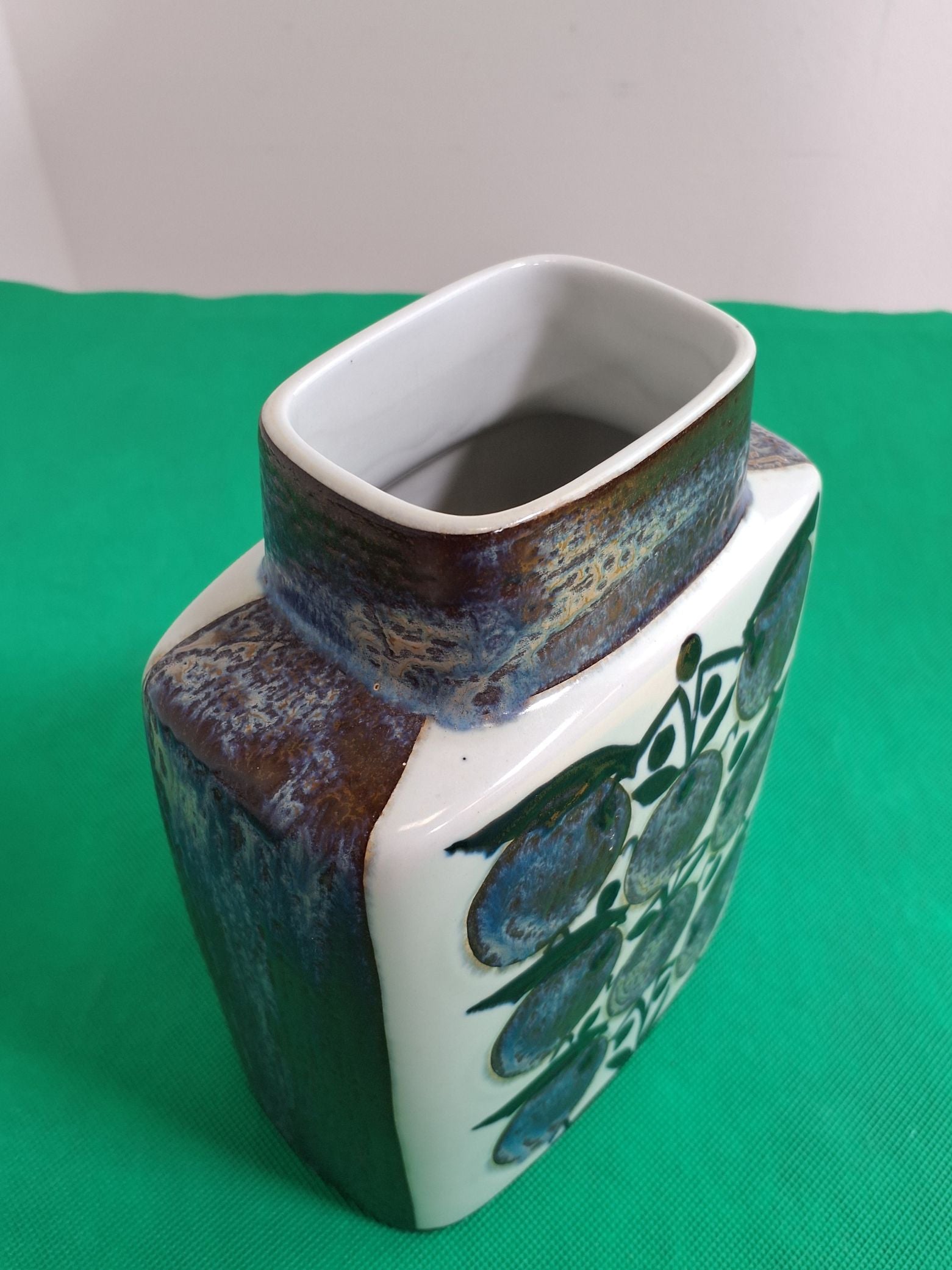 RC Fajance vase